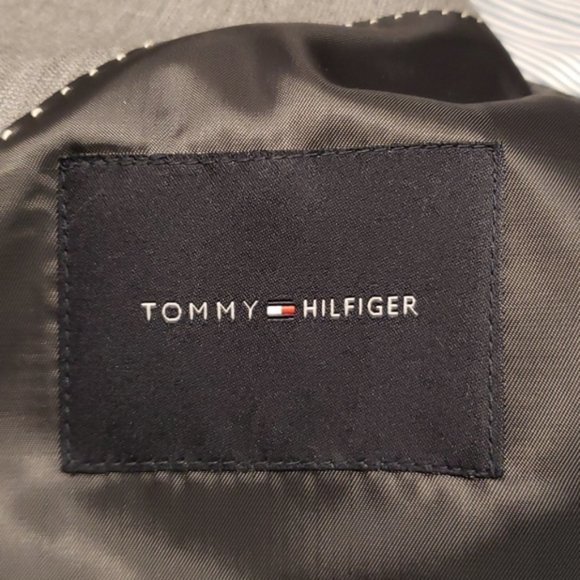Tommy Hilfiger 100% Wool Suit, light grey, 40R - Picture 12 of 14